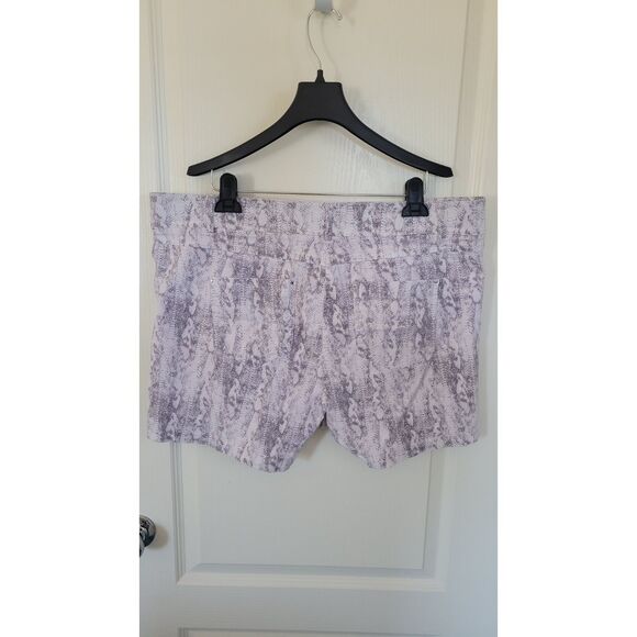 89th + Madison Snake Animal Print Shorts - Picture 2 of 3